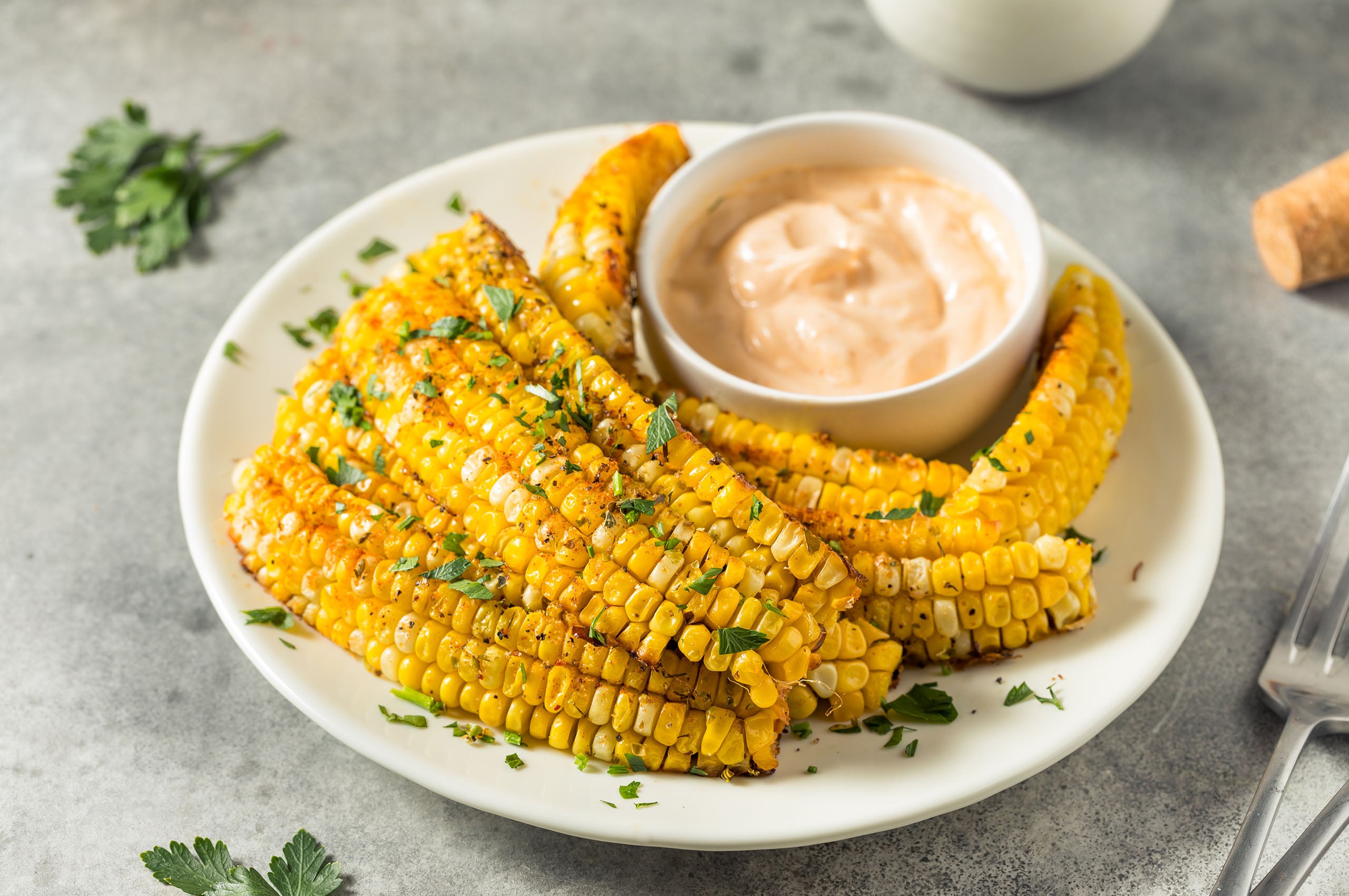 Corn Ribs mit Paprika-Dip