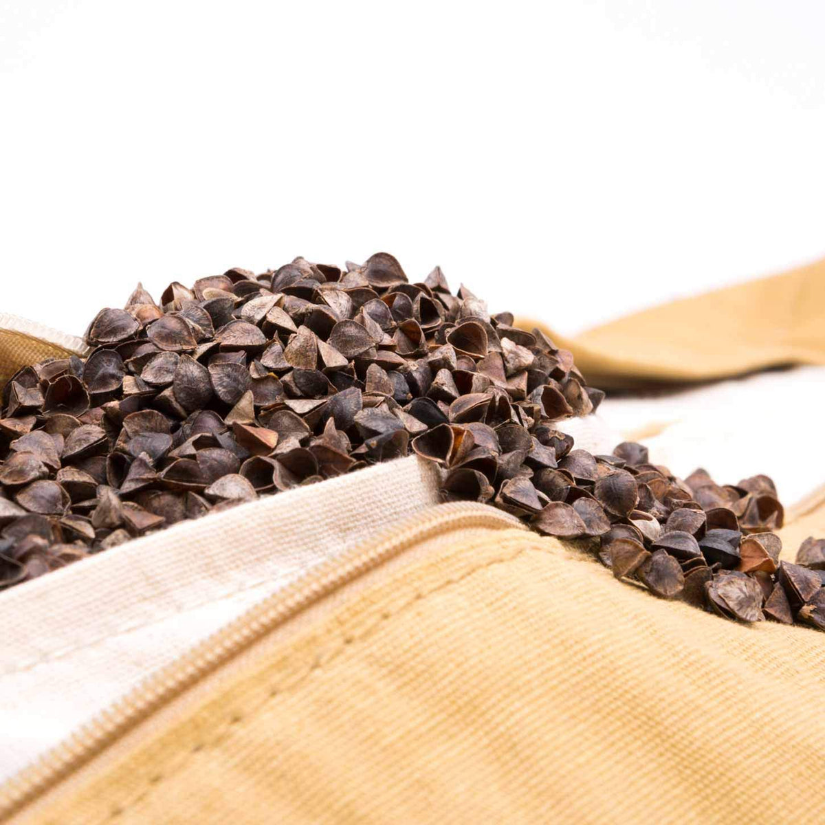 Bio-Buchweizenschalen zum Befüllen/Nachfüllen von Kissen & Bolstern - 5 kg mit losen Schalen und Stoffbezug