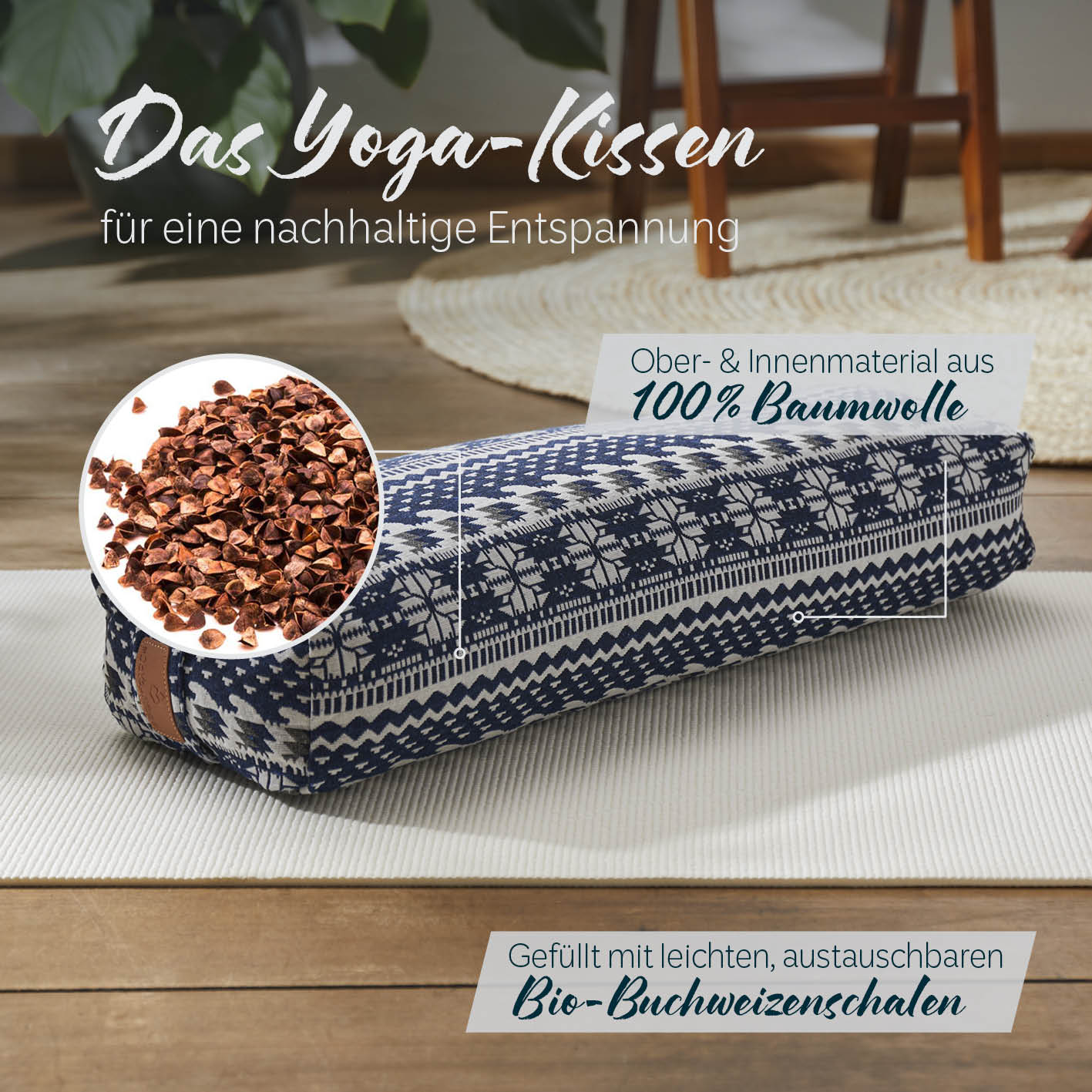 Yoga-Bolster Paravati 67x22x13 cm Blau-Weiß, gefüllt mit Bio-Buchweizenschalen, Bezug aus 100% Baumwolle, nachhaltig und anpassbar.