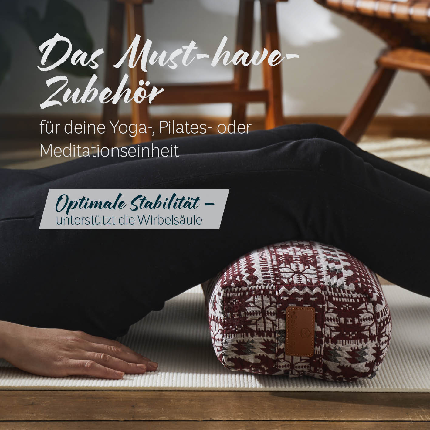 Yoga-Bolster Paravati mit Bio-Buchweizenschalen gefüllt, 67x22x13 cm, bietet optimale Stabilität und Unterstützung für Yoga und Meditation.