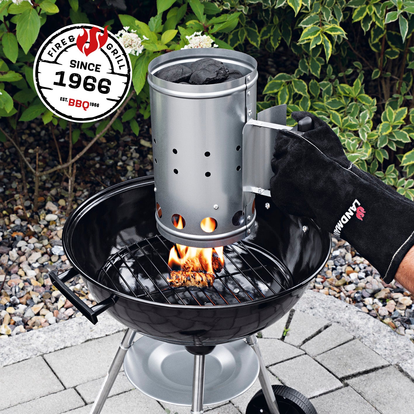 Anzündkamin - 27 x 16,5 cm - Edelstahl/schwarz mit Sicherheitsgriff zum schnellen und sicheren Durchglühen von Holzkohle im Grill.