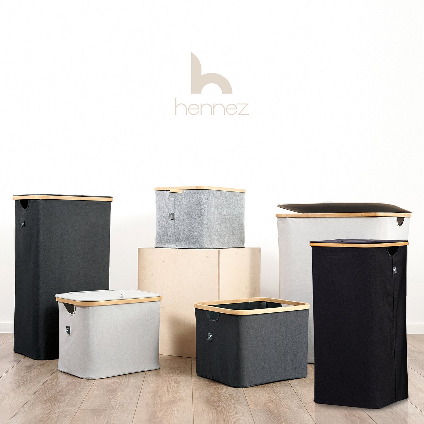 Aufbewahrungskorb "Adrian" 100 l mit Deckel in Schwarz, verschließbar, waschbar und platzsparend, ideal für Schmutzwäsche.