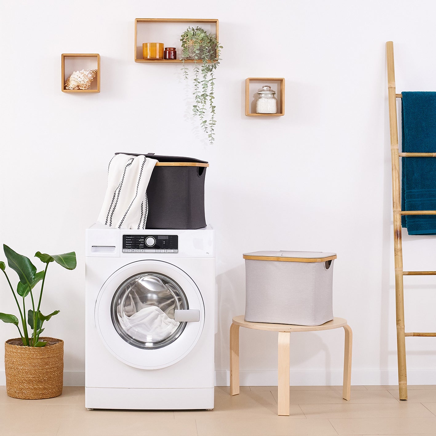 Aufbewahrungskorb "Adrian" 40 l mit Deckel in Beige, ideal für Wäsche und Ordnung, passgenau für IKEA Kallax Regal.