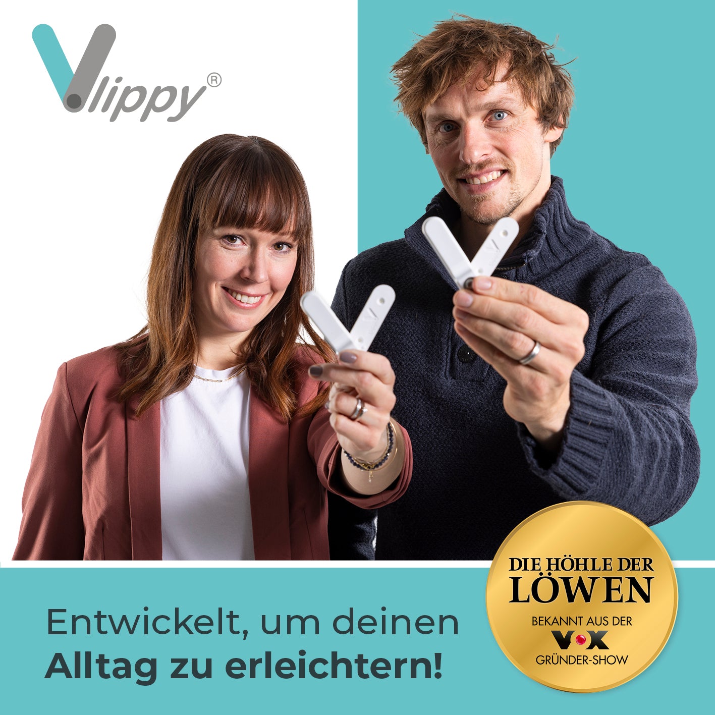 Zwei Personen zeigen das Tür- & Fensterstopper - 4er-Set zur einfachen Verhinderung des Zuschlagens von Türen und Fenstern.