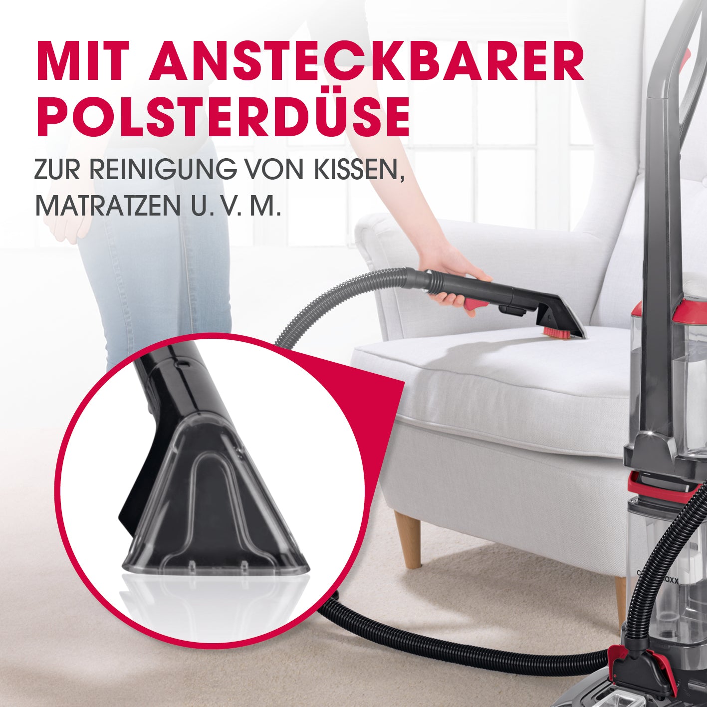 Teppichreiniger AquaStream Plus mit ansteckbarer Polsterdüse zur gründlichen Reinigung von Kissen, Matratzen und Polstermöbeln.