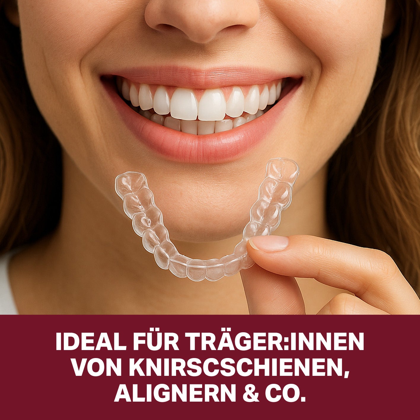 Zahnfleischgel Intensivserum No.7 by Dr. Adyani, 30 ml, zeigt lächelnde Person mit transparenter Zahnspange für effektive Zahnfleischpflege.