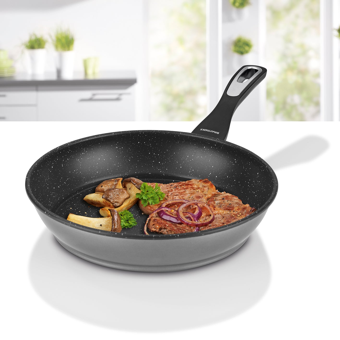 Keramik-Pfanne - 28 cm mit 2-facher Keramikbeschichtung, kratzunempfindlich, Cool-Touch-Griff und Abperleffekt, ideal zum fettarmen Braten.