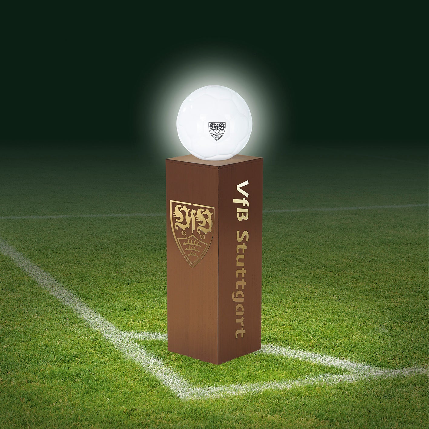 LED-Dekosäule Rost-Optik mit Leuchtkugel - 84 cm - braun, metallische Säule mit Fußball-LED und VfB Stuttgart Logo, akkubetrieben, Outdoor geeignet.