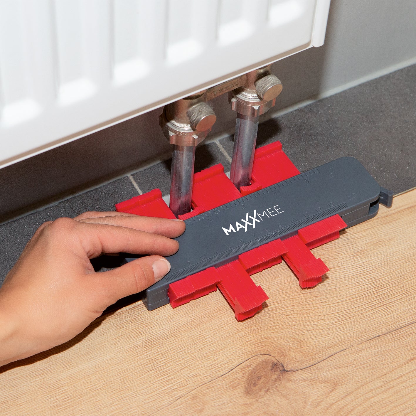 Konturenlehre - 2er-Set mit 2 Größen zum präzisen Anzeichnen und Zuschneiden von Bodenbelägen und Formen mit Sperrfunktion.