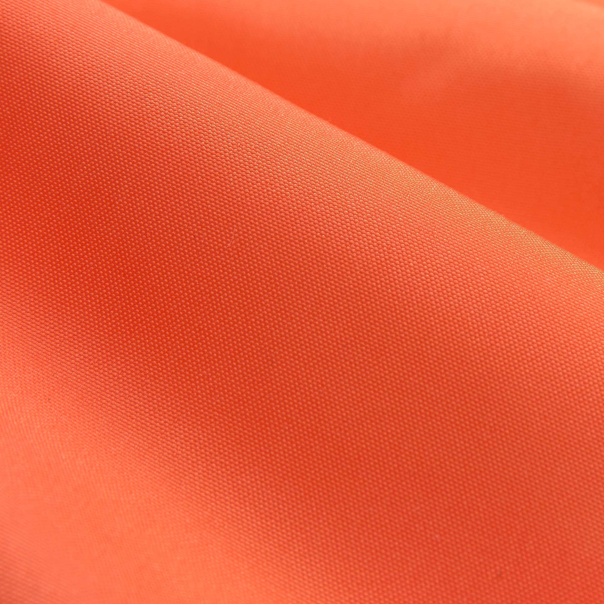 Nahaufnahme des robusten Materials vom Sonnensegel Polyester - Dreieck 3 x 3 x 3 Meter - Orange mit feiner Struktur.