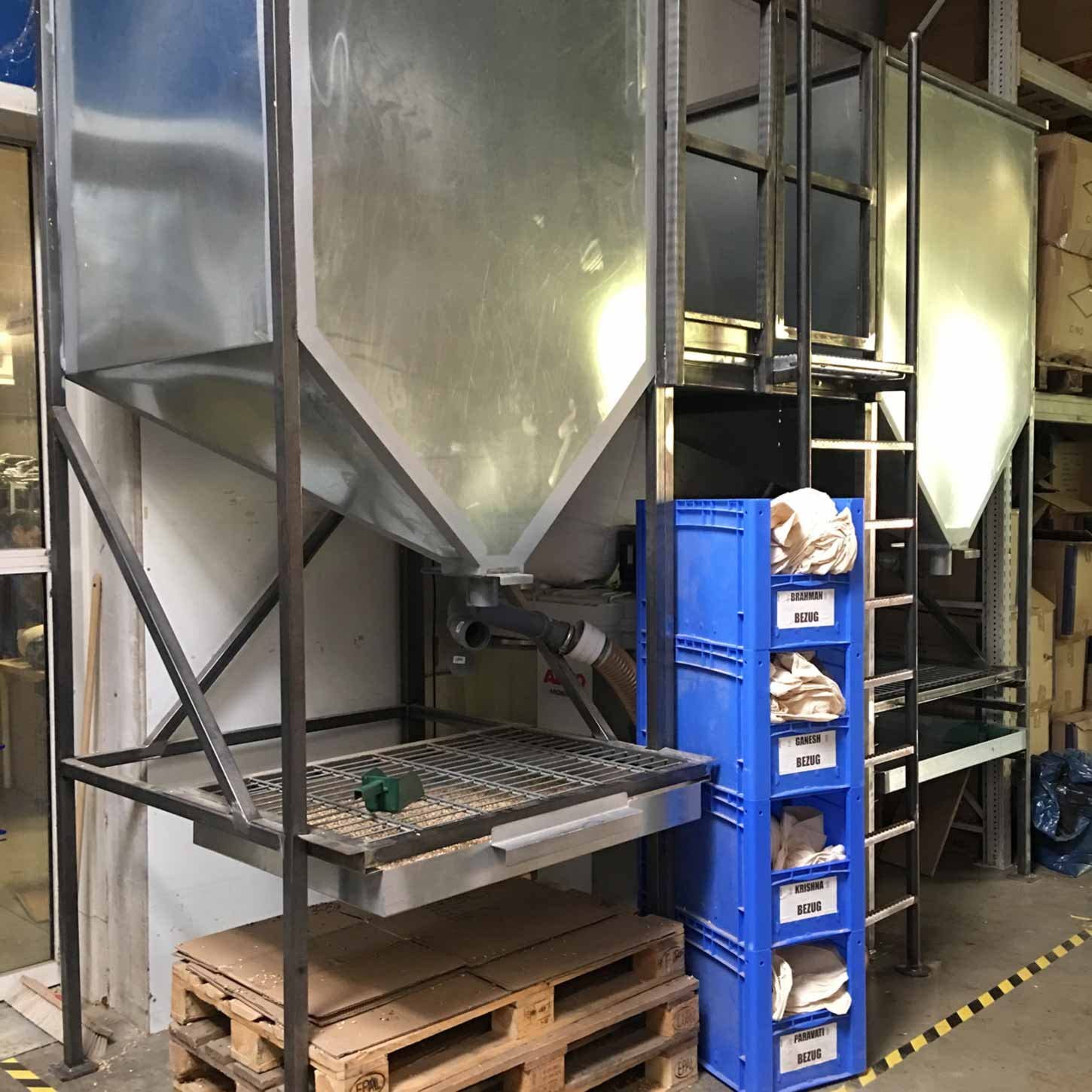 Bio Dinkelspelz zum Befüllen & Nachfüllen von Kissen & Bolstern - 10 kg in industrieller Abfüllanlage gelagert.