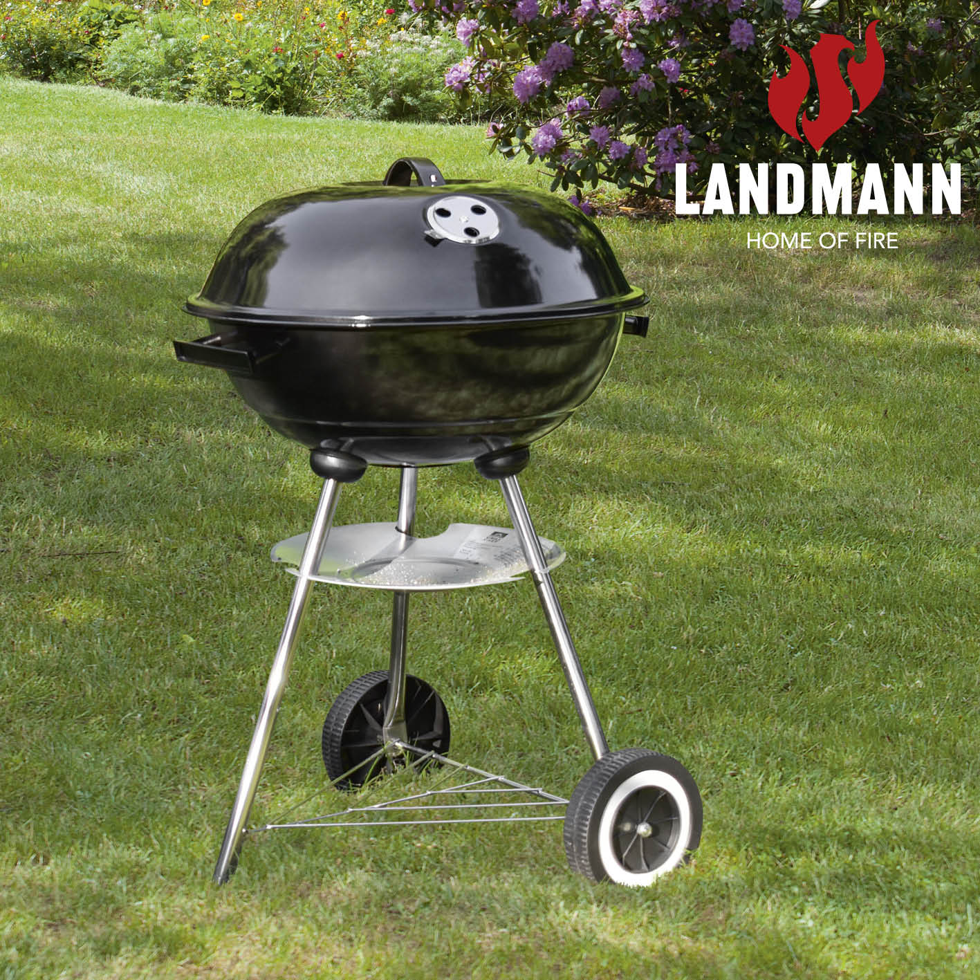 Holzkohle-Kugelgrill mit Ø 41 cm Grillfläche, 3 Stativbeinen, 2 Rollen und integriertem Lüftungsregler für optimale Hitze.