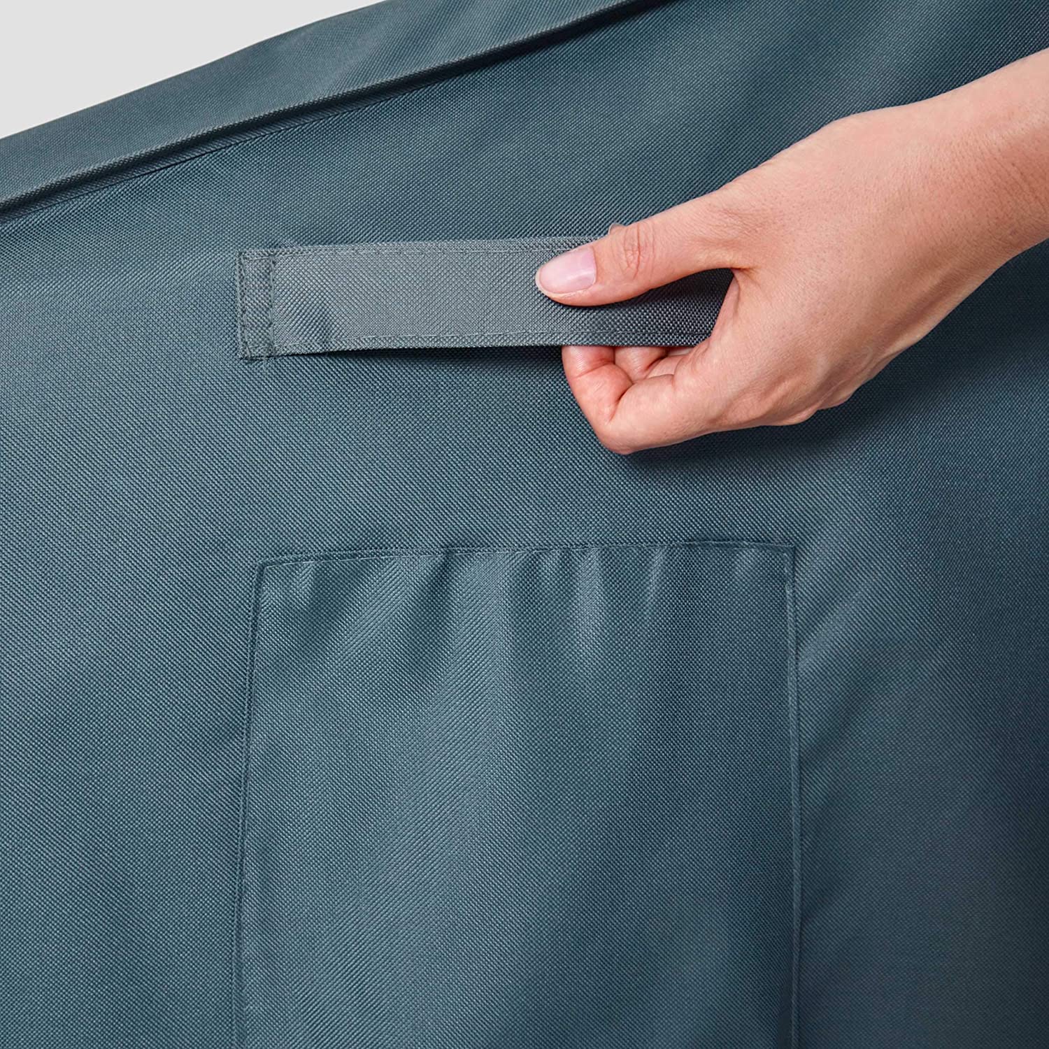 Abdeckplane für Gartenmöbel - 200 x 160 x 70 cm in Grün/Grau mit robustem Griff und reißfestem, wasserdichtem 600D Oxford Gewebe.