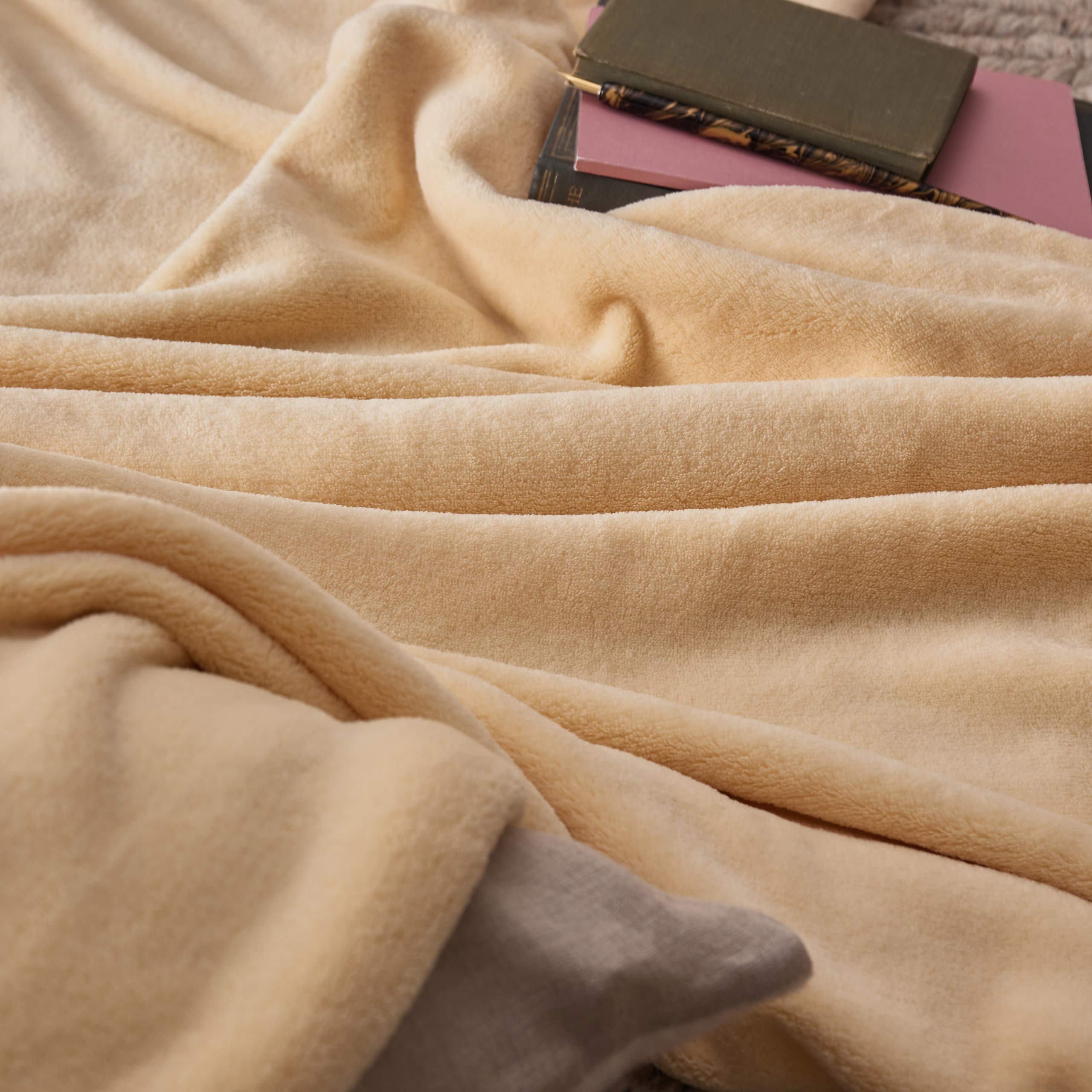 Kuscheldecke - 150x200 cm - Sofadecke & Tagesdecke - Beige