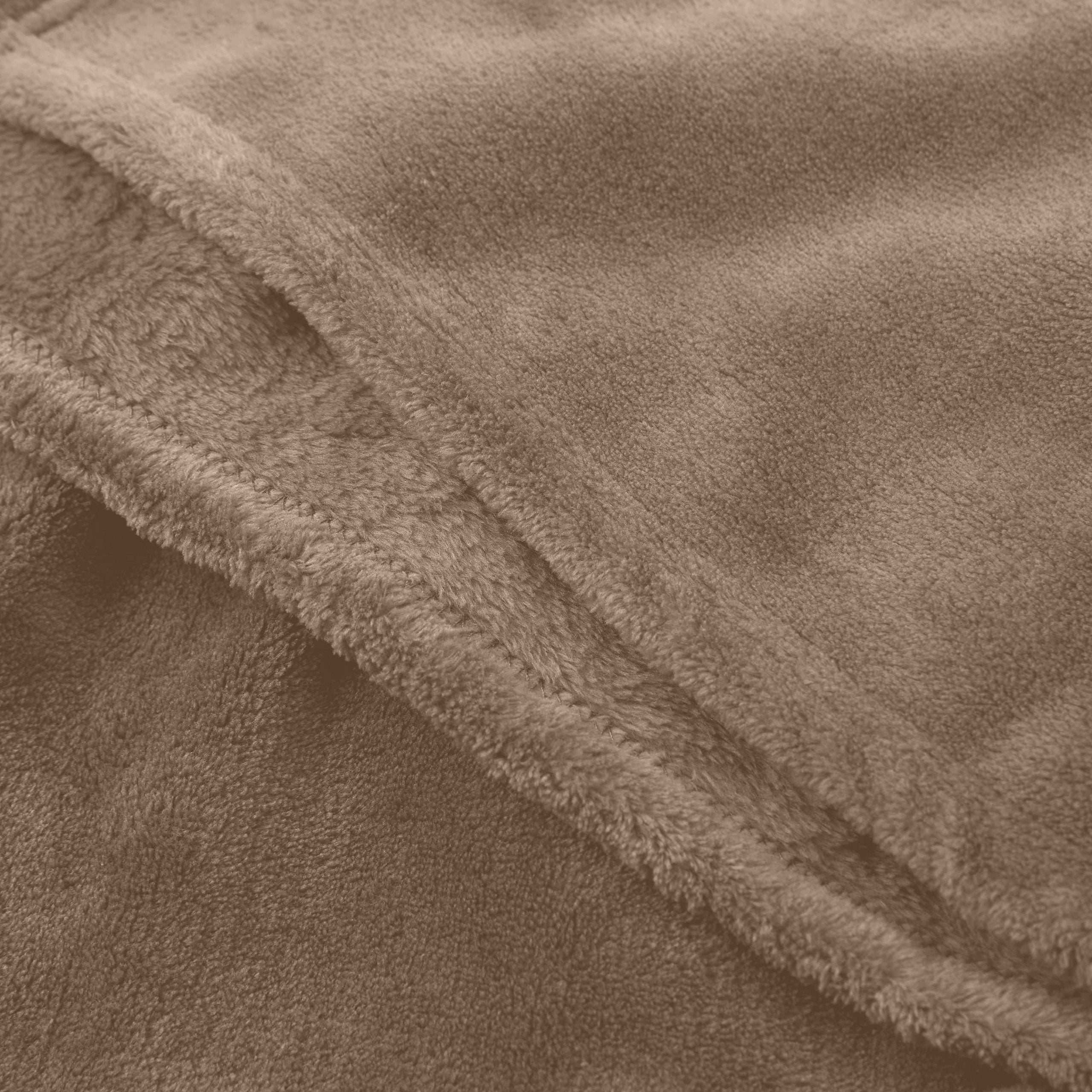Kuscheldecke - 150x200 cm - Sofadecke & Tagesdecke - Hellrosa aus weichem Coral-Fleece, atmungsaktiv, pflegeleicht und kuschelig.