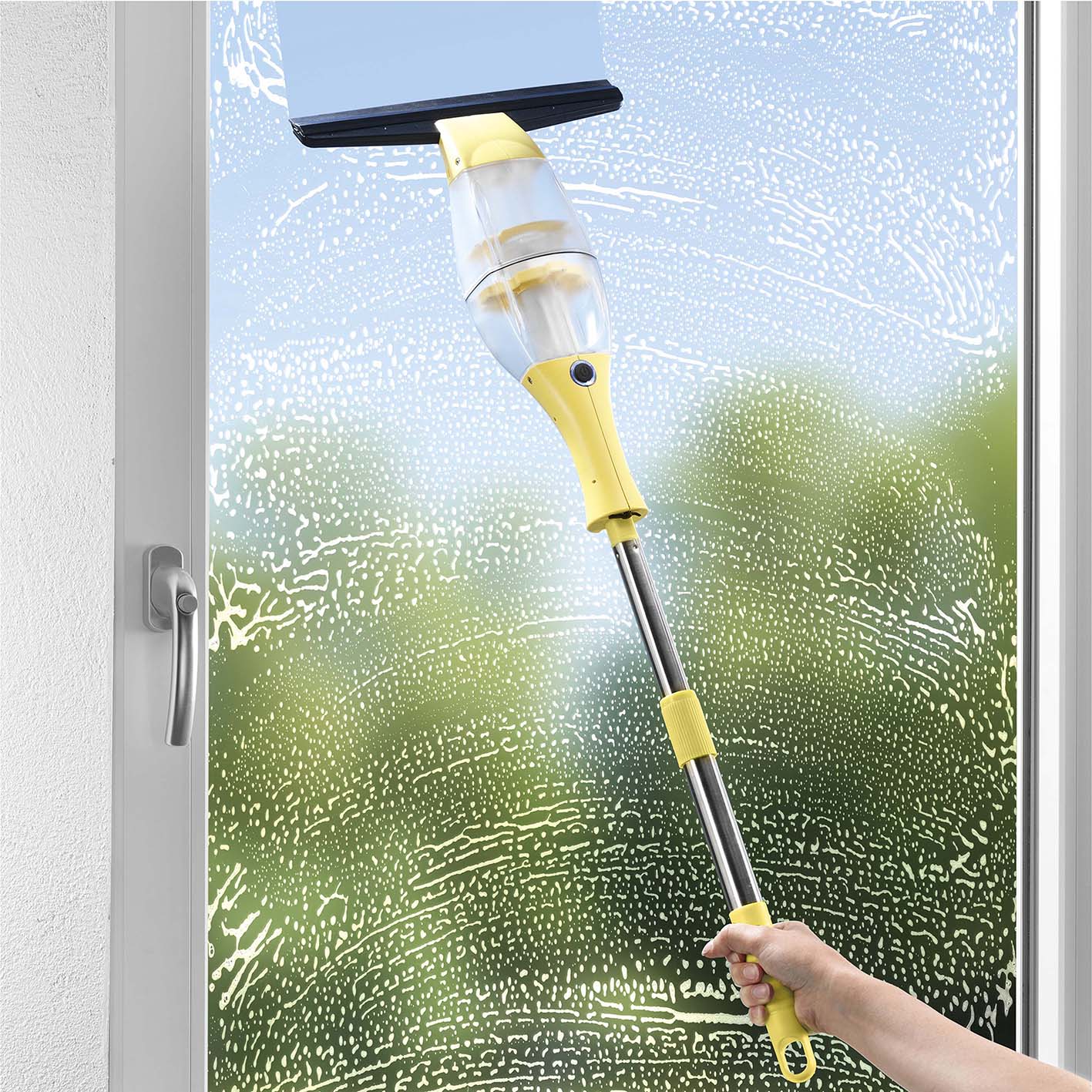 Akku-Fensterreiniger - Gelb mit Teleskopstange, akkubetrieben, saugt Schmutzwasser direkt ab, für streifenfreie Fensterreinigung.
