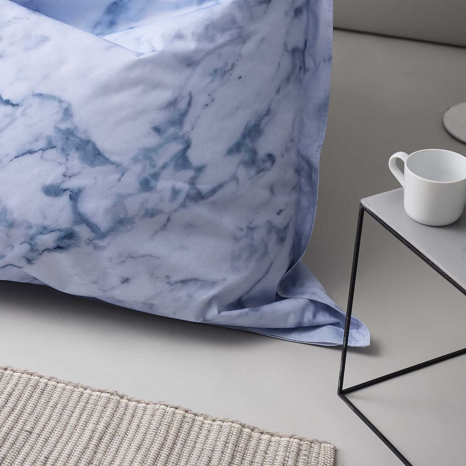 Sitzsack Classic XXL (380 L) in Marmor Design, wasserfest, hochwertiges Material, ideal für Indoor und Outdoor, modernes XXL Sitzkissen.