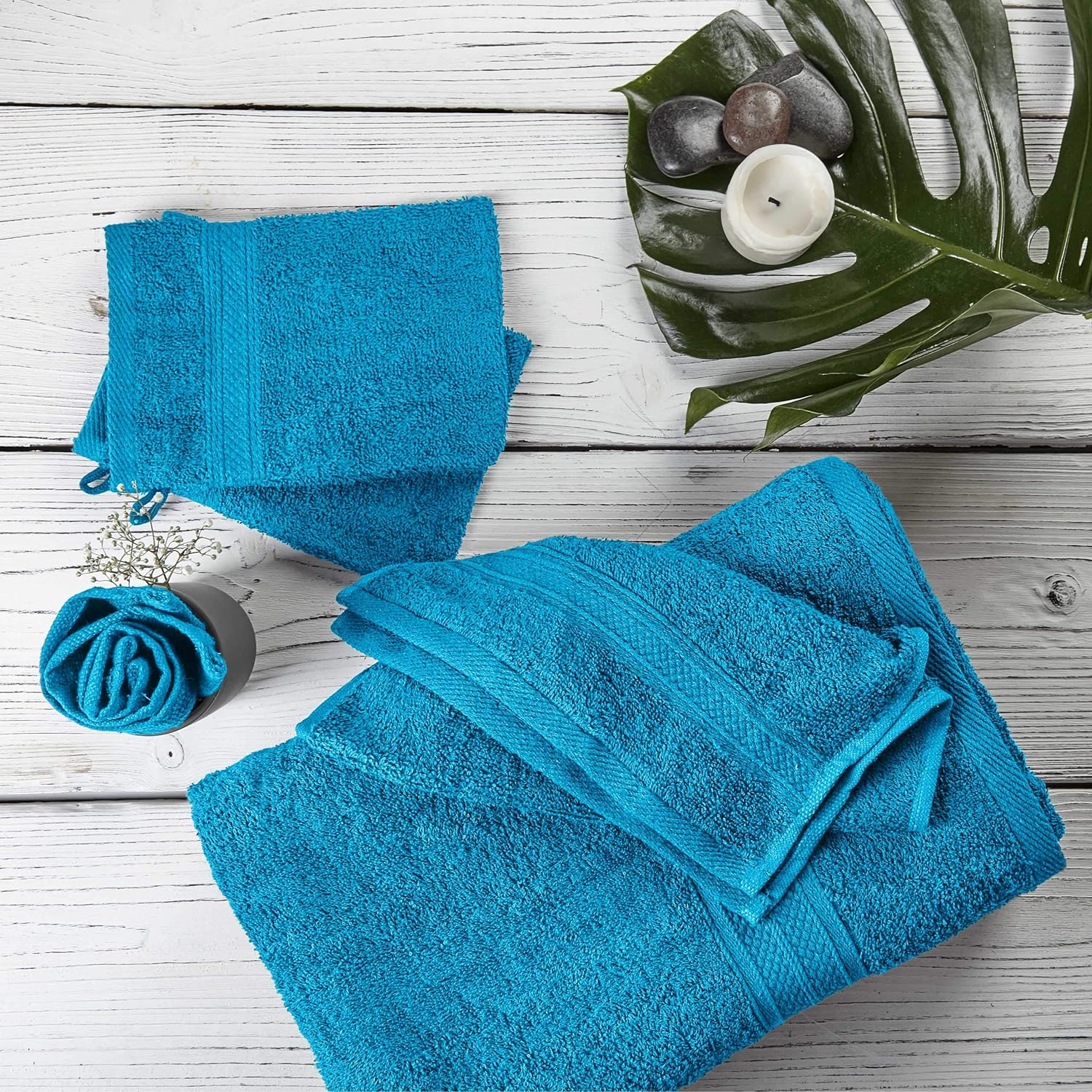 Premium Handtuch-Set - 2 Handtücher (50 x 100 cm) + 2 Badetücher (70 x 140 cm) - Türkis, weich und saugfähig aus Baumwolle.