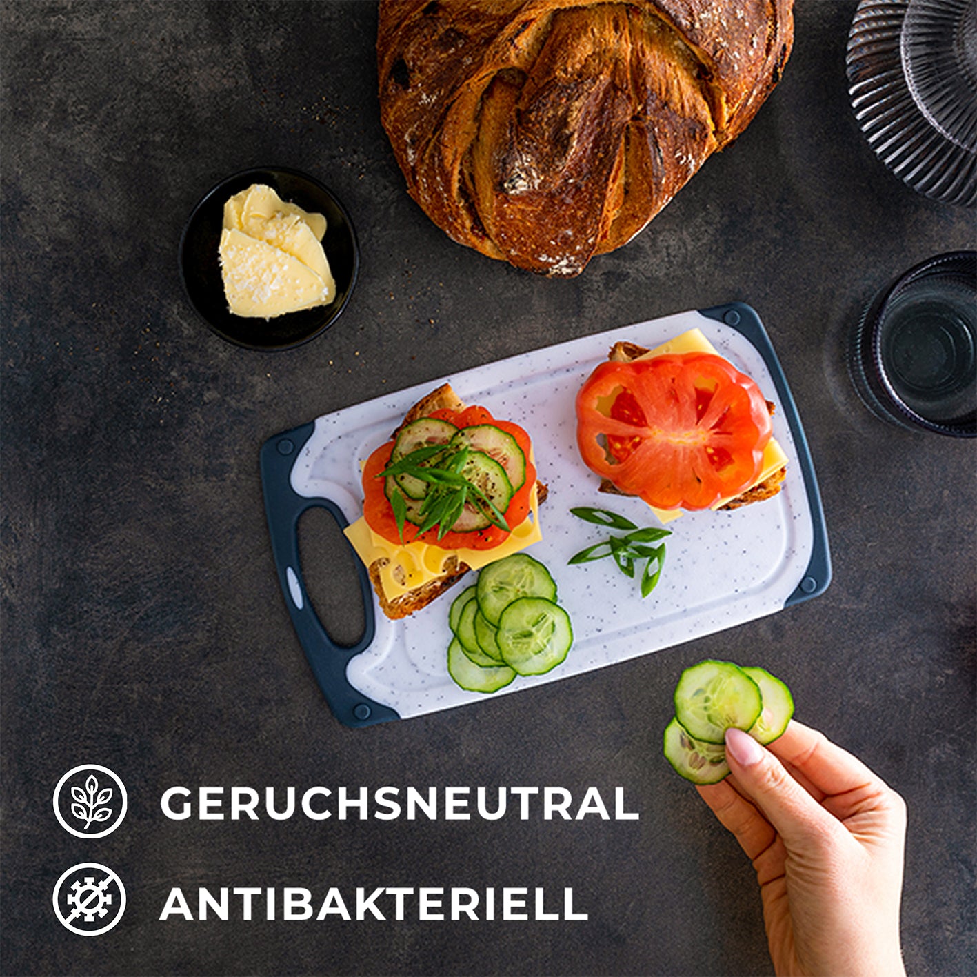 Frühstücksbrettchen - 6er-Set - Marmoroptik Weiß, rutschfestes Kunststoffbrett mit Griff zum Schneiden und Servieren von Speisen.