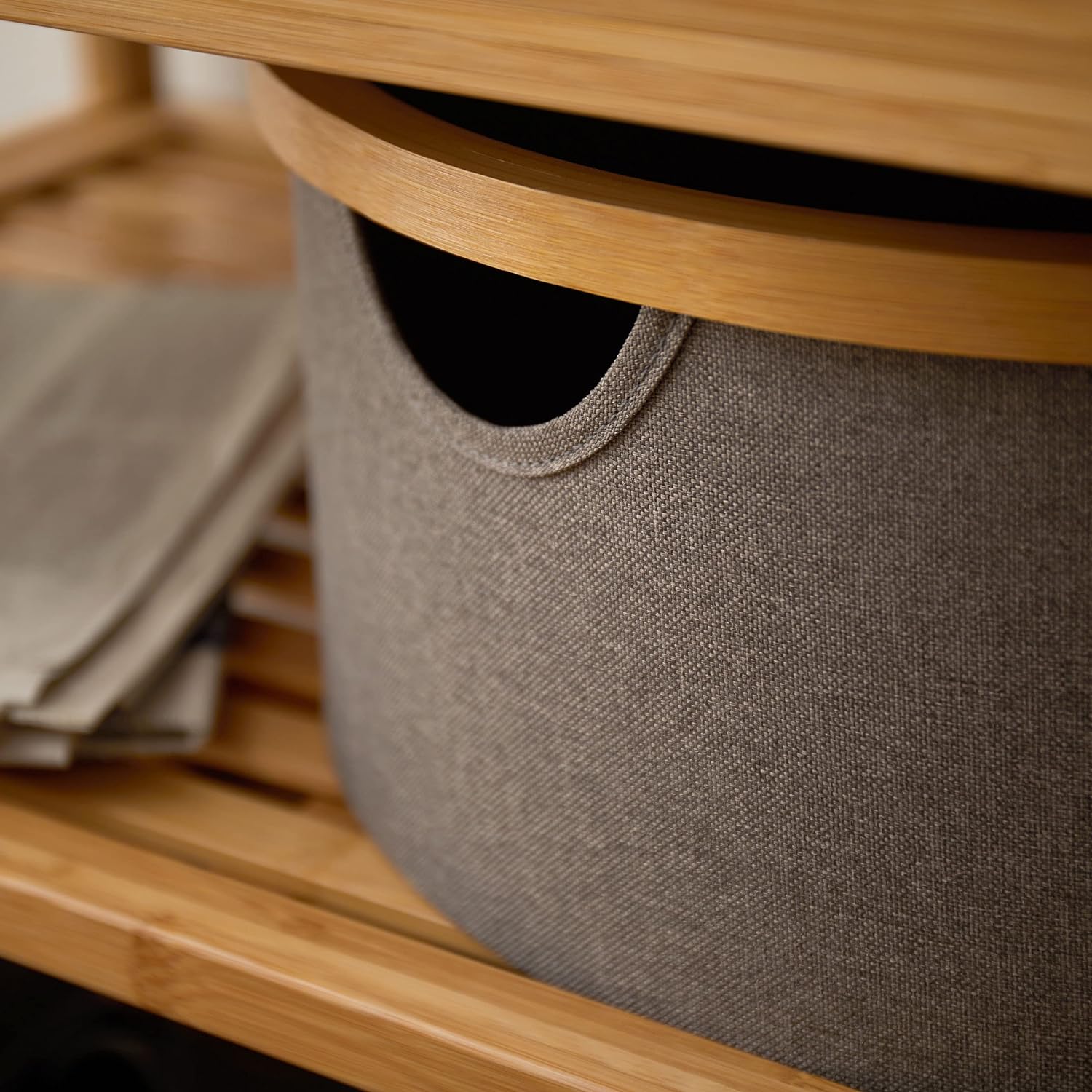 Bambus-Rahmen Aufbewahrungsbox rund - 3er-Set - Taupe aus robustem Material mit praktischem Griff, stapelbar, platzsparend von Lumaland.