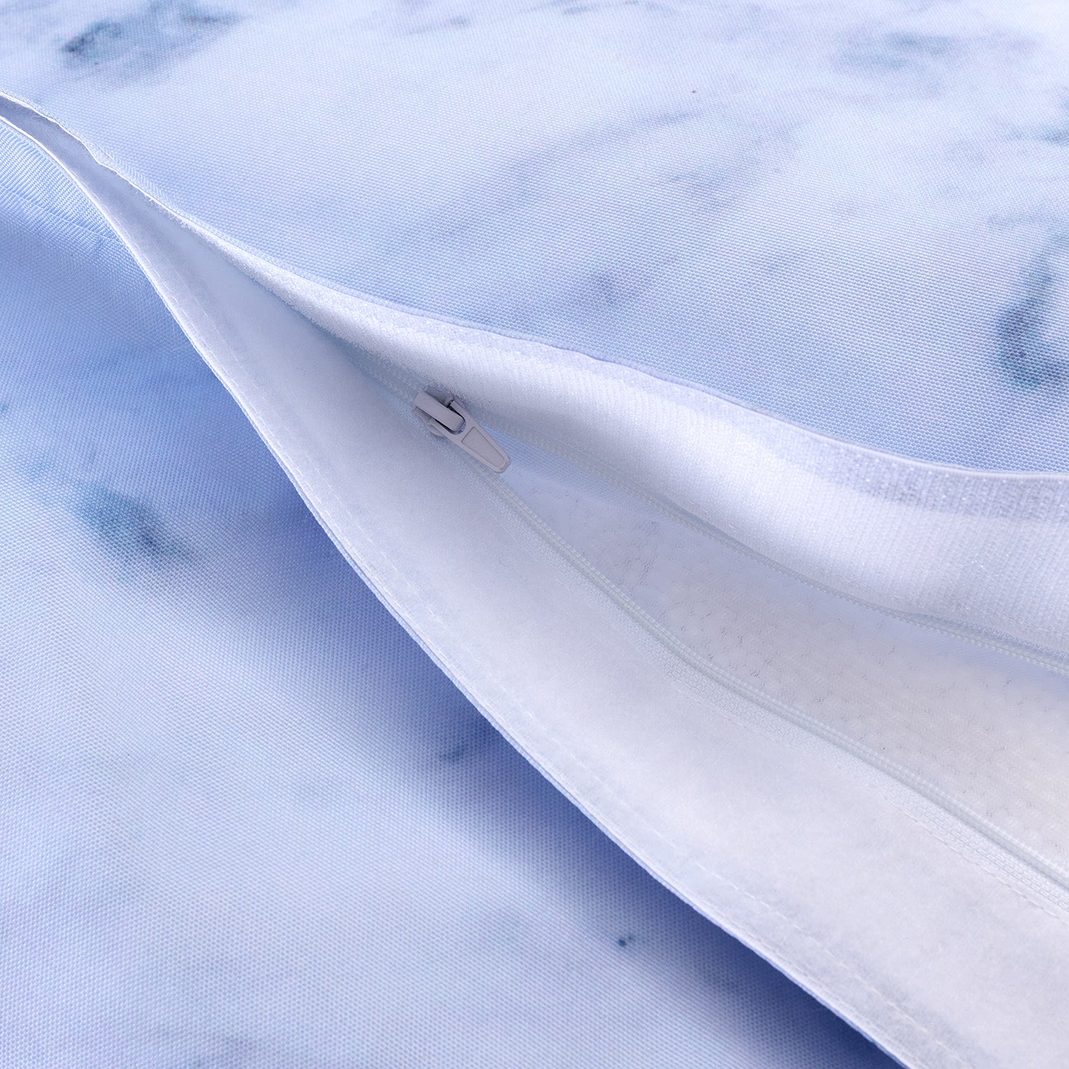 Sitzsack Classic XXL (380 L) mit abnehmbarem Bezug im Marmor Design, wasserdicht und für Indoor & Outdoor geeignet.