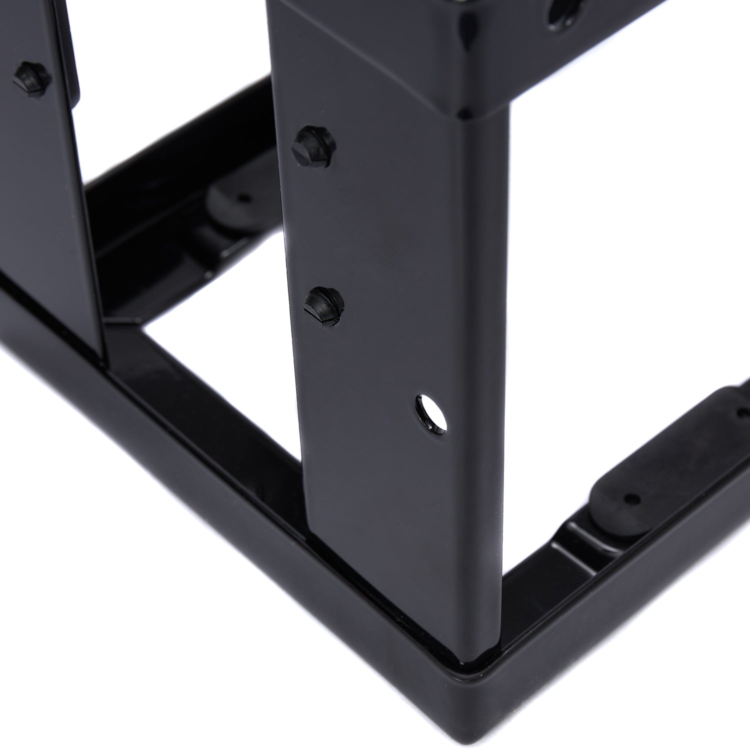 Kanisterhalterung für Kraftstoffkanister Metall 10l schwarz, stabile Metallhalterung mit Gummipolsterung, abschließbar, Maße ca. 293x174x377 mm.