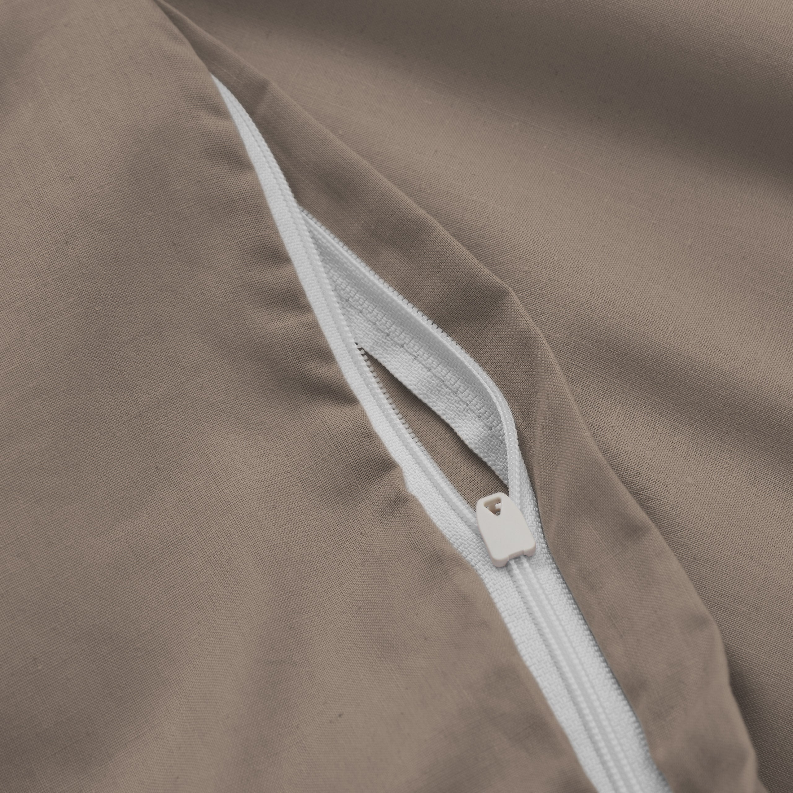 Premium Bettwäsche Everyday - Ganzjahres Bettbezug 155x200 cm & Kissenbezug 80x80 cm - Taupe