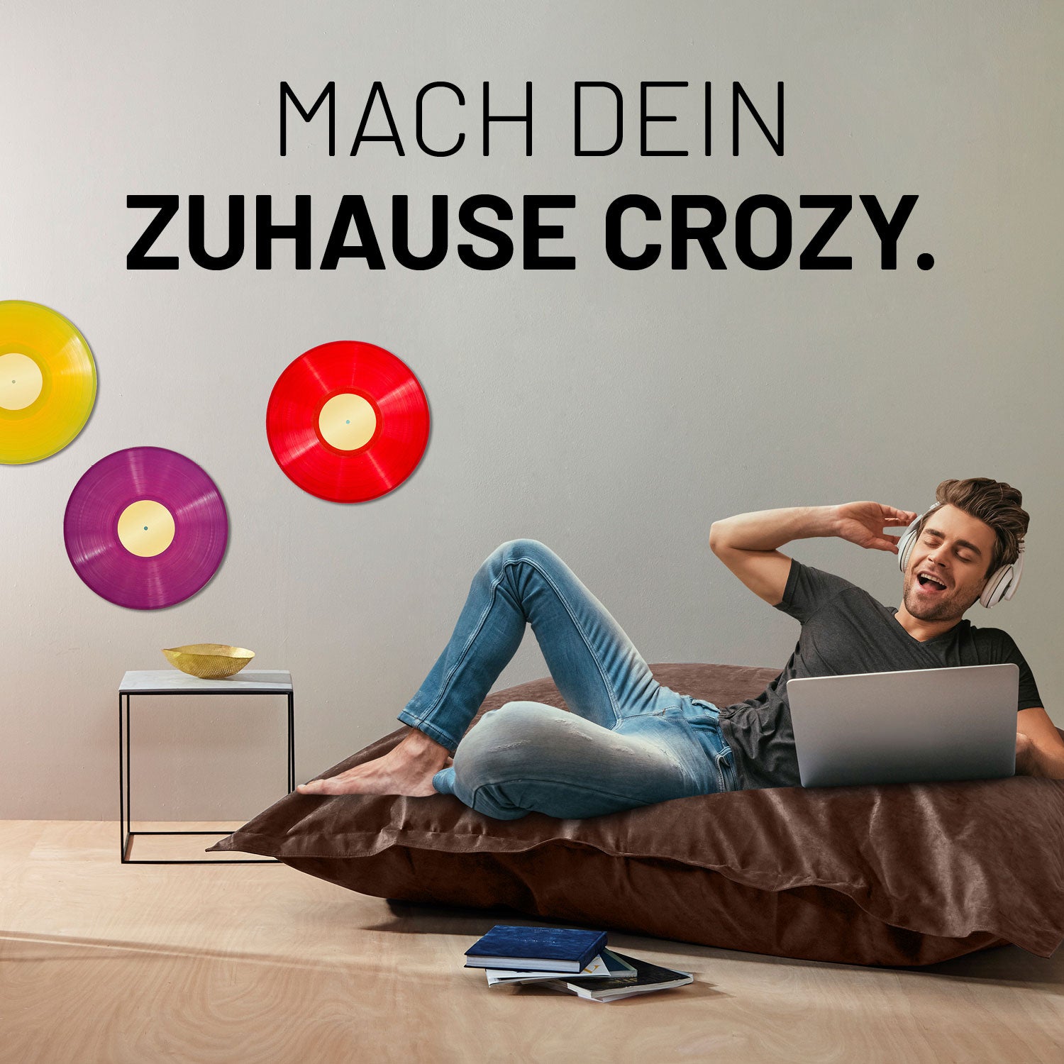XXL Microvelours Sitzsack (380 L) - brauner, großer Sitzsack von Lumaland für entspanntes Chillen und Relaxen im Wohnzimmer oder Kinderzimmer.