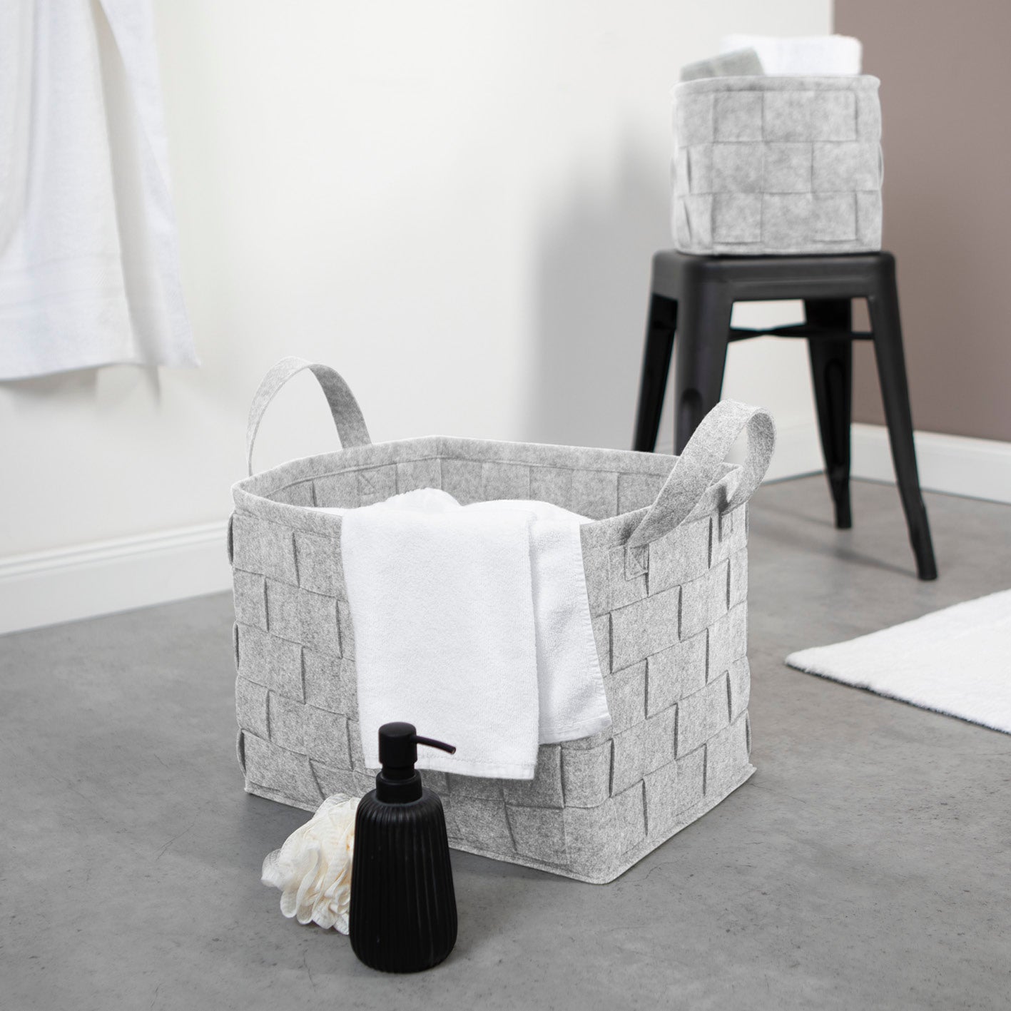 Filz-Aufbewahrungskorb S - 24 x 24 x 24 cm - Hellgrau, faltbar, strapazierfähig, modernes Scandi Design für vielseitige Nutzung im Haushalt.