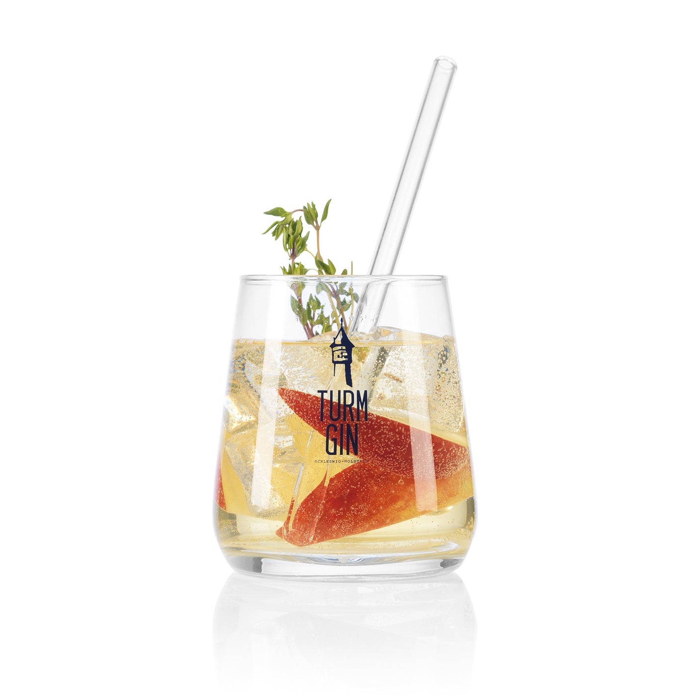 Glas mit Logo und Siegel - je 370 ml - 2er-Set, stilvolles TURM GIN Glas mit Getränk, Eis und Dekoration, spülmaschinengeeignet.