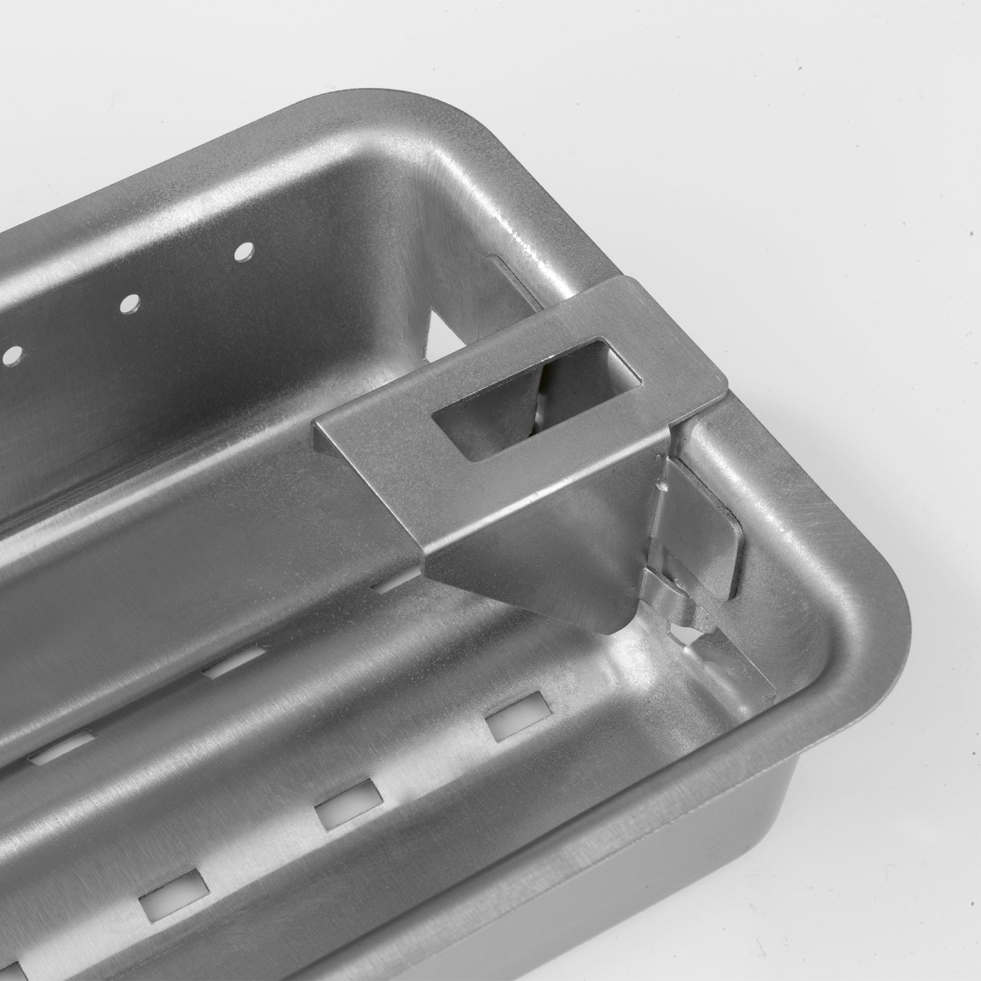 Kohleschale (37,5 cm) für Triton von LANDMANN aus robustem Metall mit Lüftungslöchern und stabilem Griff.