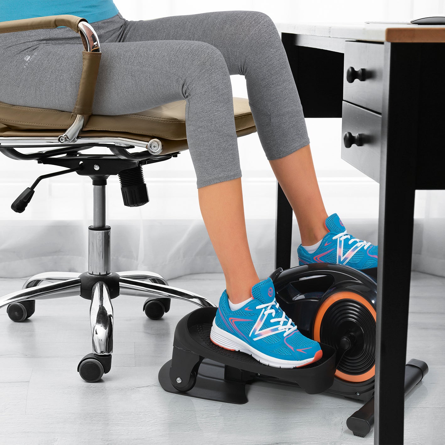 Ellipsentrainer - 8 Stufen für individuelles Trainingsniveau