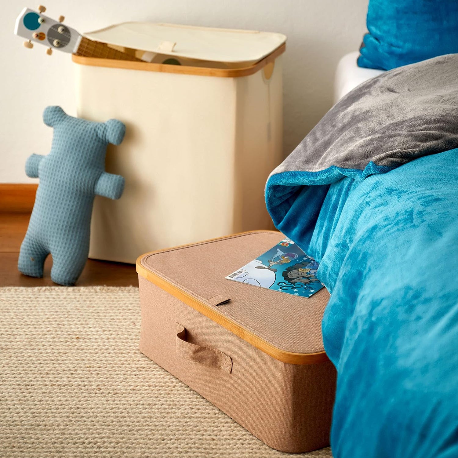 Aufbewahrungsbox mit Bambus-Rahmen - 2er-Set - Grau, faltbare Organizer unter dem Bett zur praktischen Aufbewahrung von Bettwäsche und mehr.