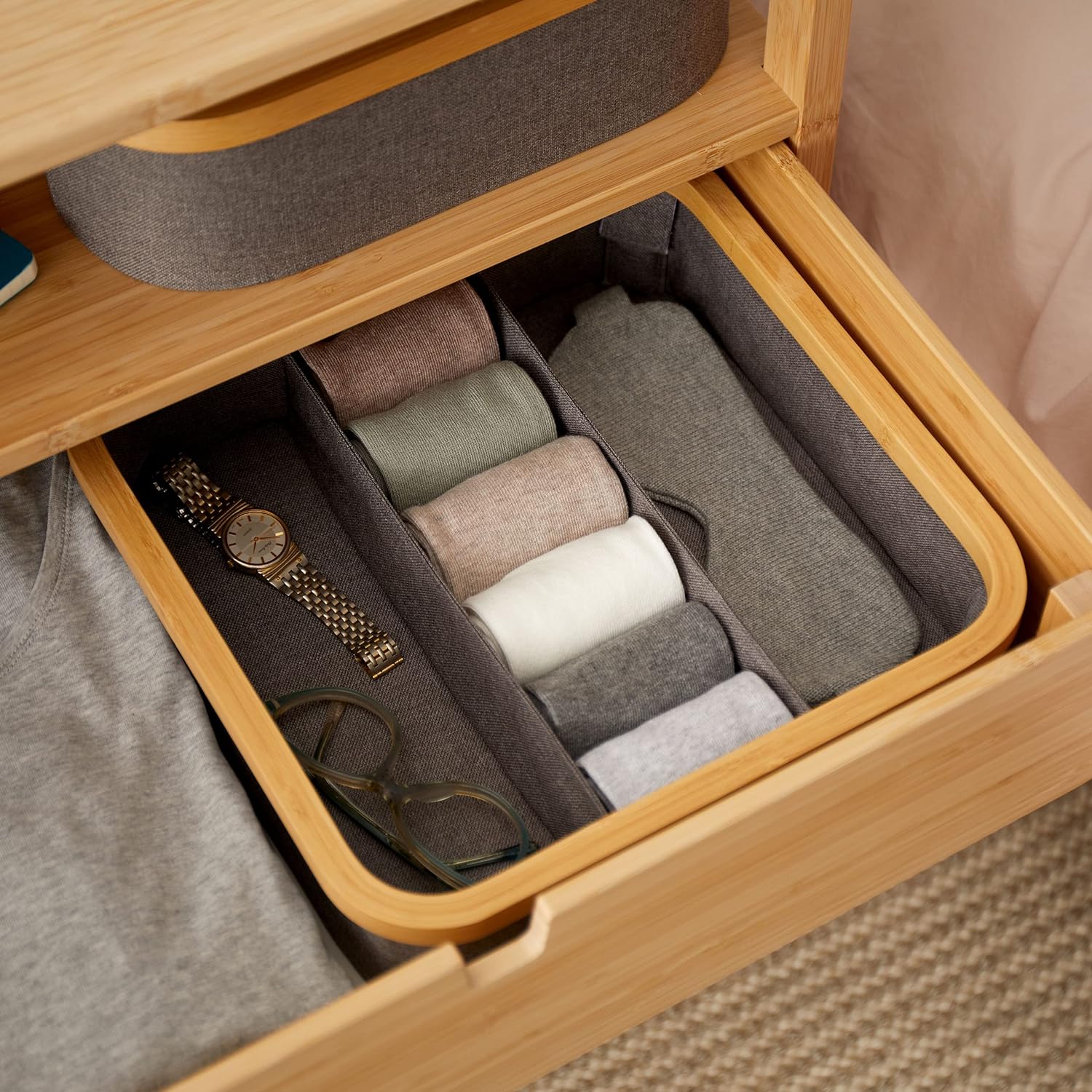 Organizer mit Bambus-Rahmen - 3er-Set - Grau, quadratische Aufbewahrungsbox mit verschiedenen Fächern für Ordnung im Schrank.