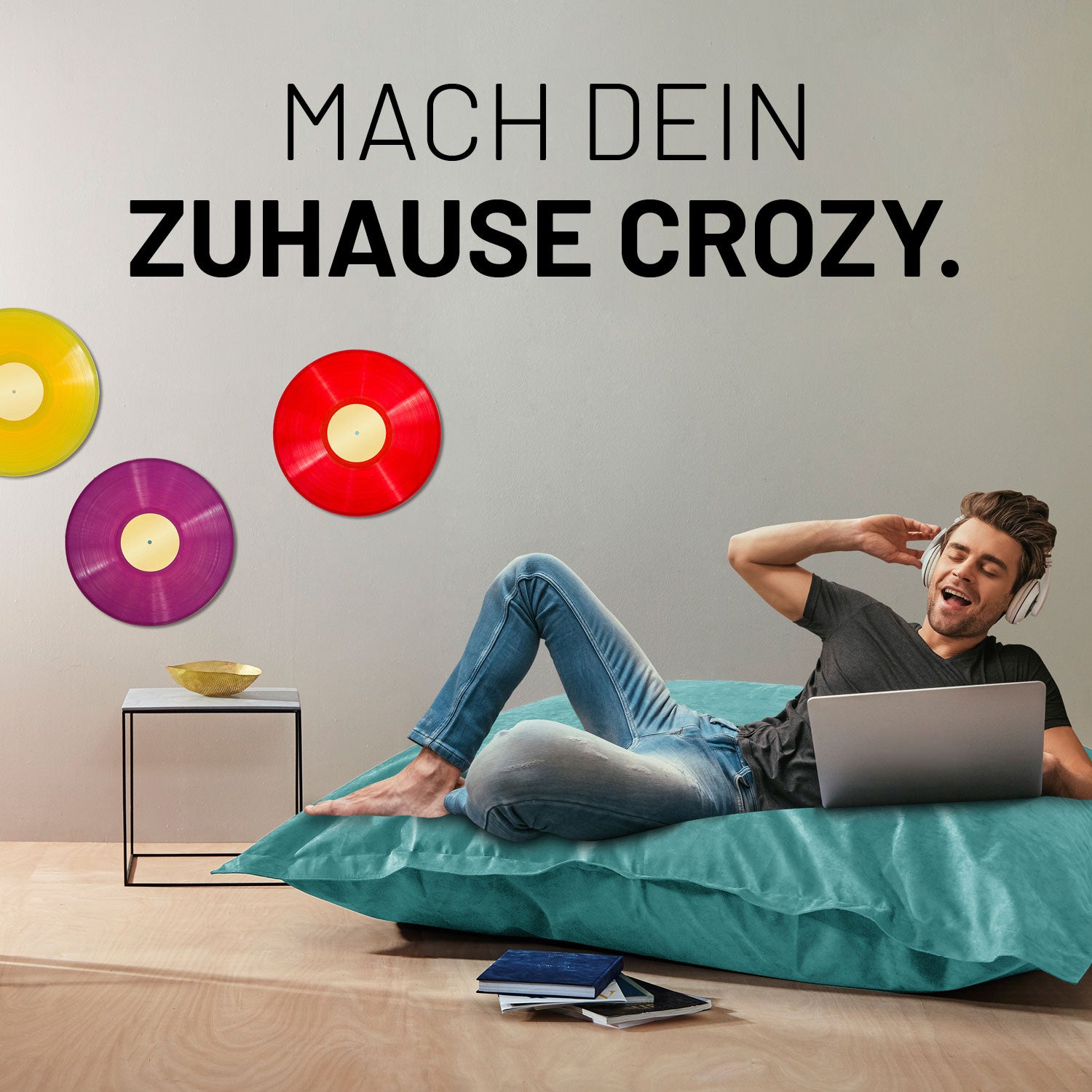 XXL Microvelours Sitzsack (380L) in Türkis mit bequemer Füllung, ideal zum Relaxen und Chillen im Wohnzimmer oder Kinderzimmer.