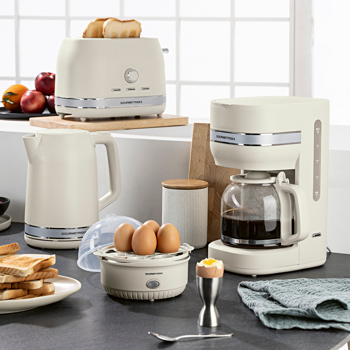 Toaster - Vanille mit geröstetem Brot in moderner Küche