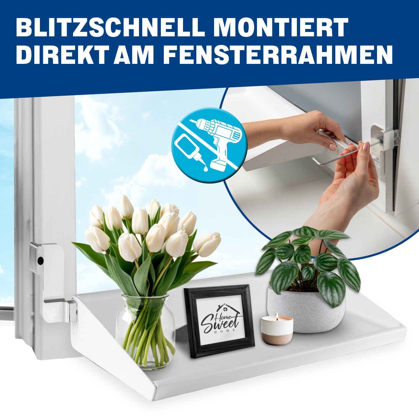 Flexible Fensterbank zum Lüften ohne Abräumen, montiert am Fensterrahmen mit Dekoration aus Blumen, Kerze und Bilderrahmen.