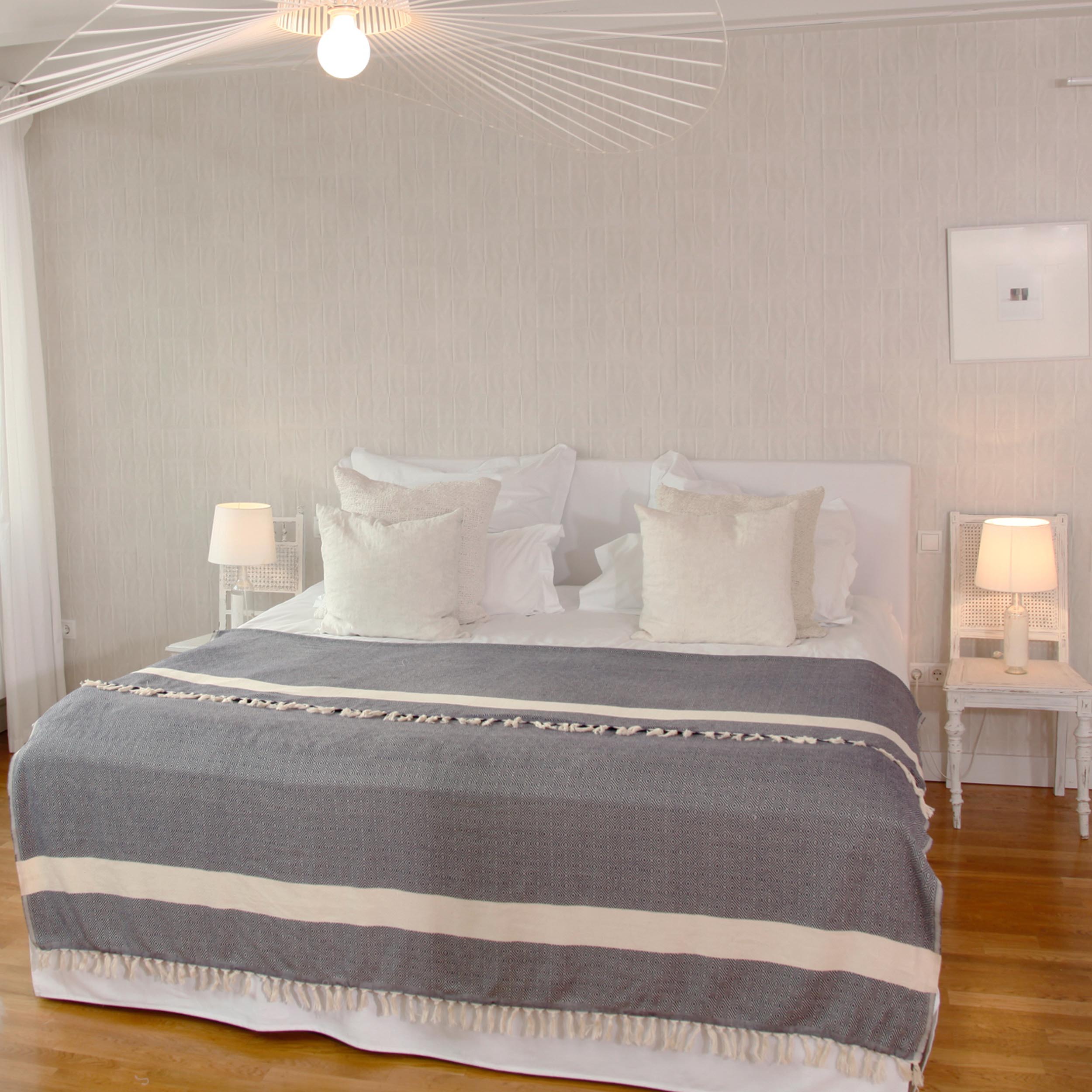 Baumwolldecke / Tagesdecke aus 100 % Baumwolle - ca. 200 x 240 cm - Lila