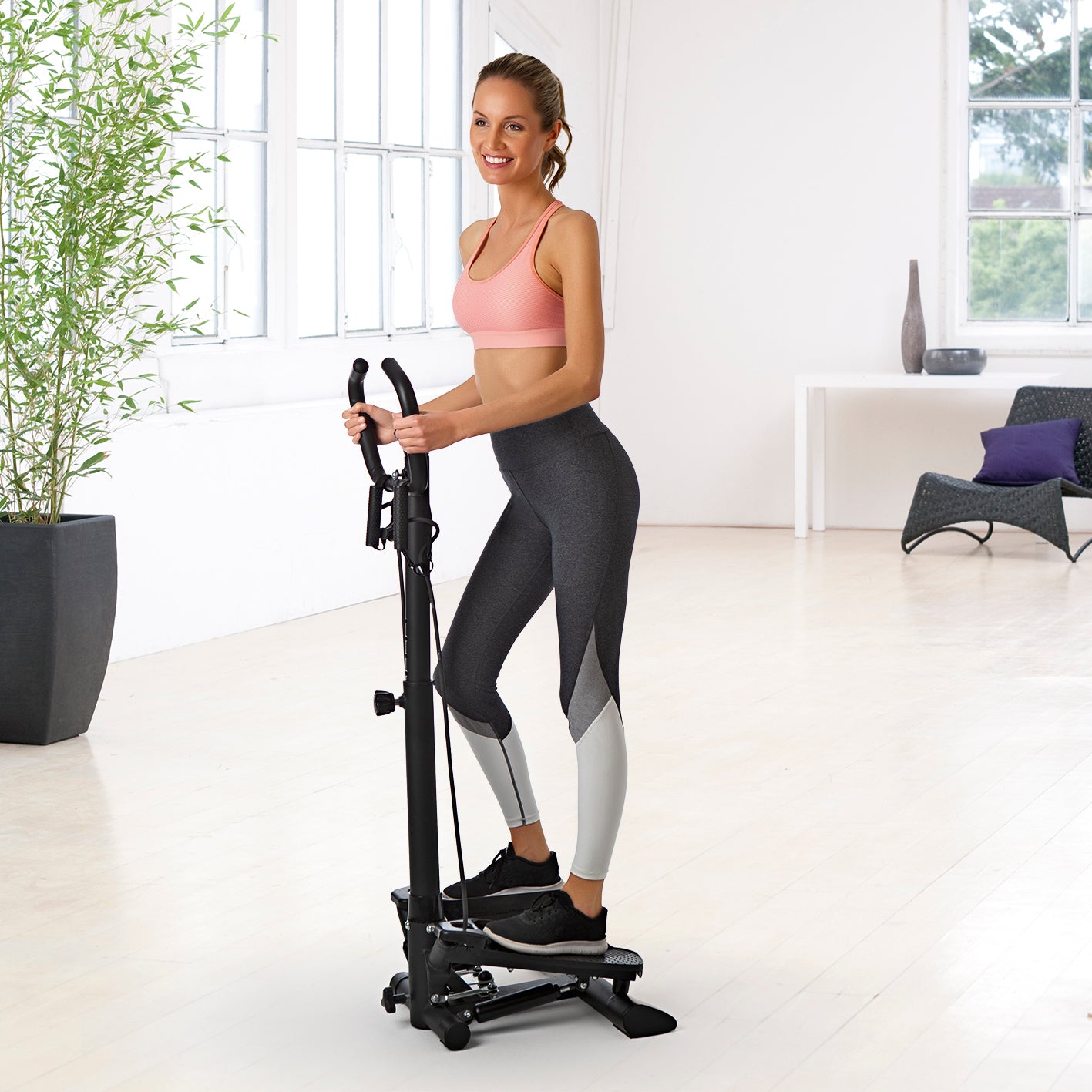Fitnesstrainer Swing Stepper mit 2 Expanderbändern