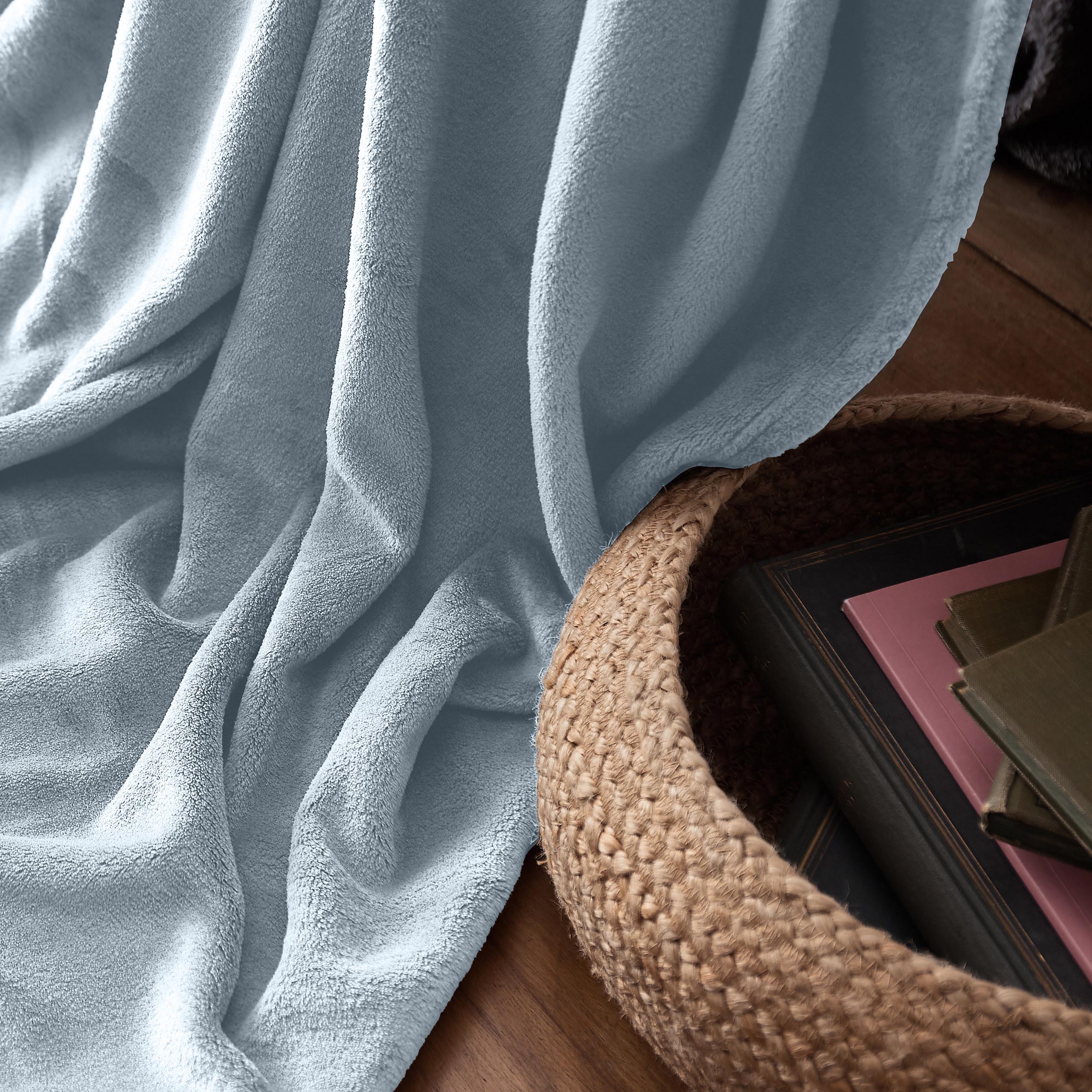 Kuscheldecke - 220x240 cm - Sofadecke & Tagesdecke - Hellblau