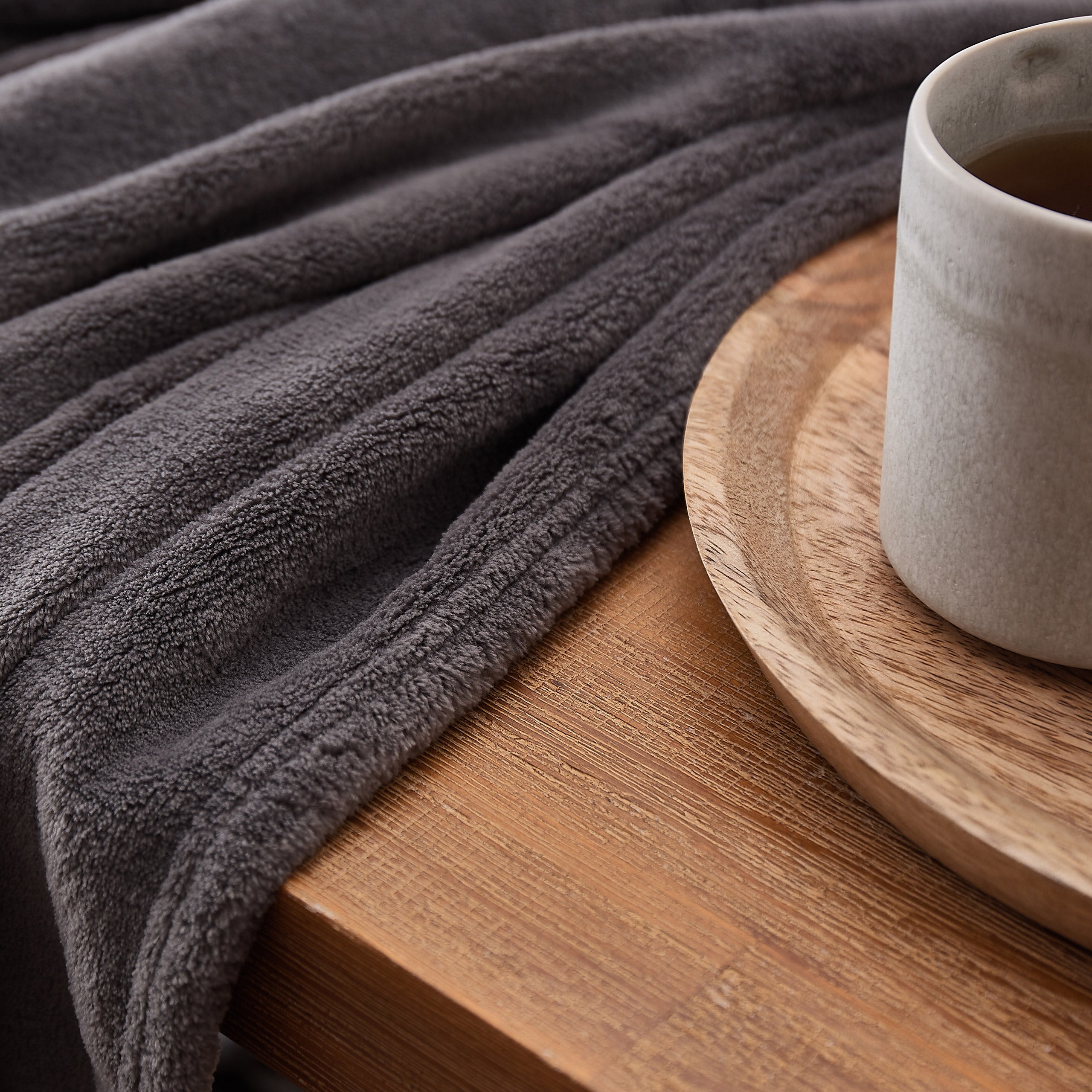 Kuscheldecke - 150x200 cm - Sofadecke & Tagesdecke - Grau