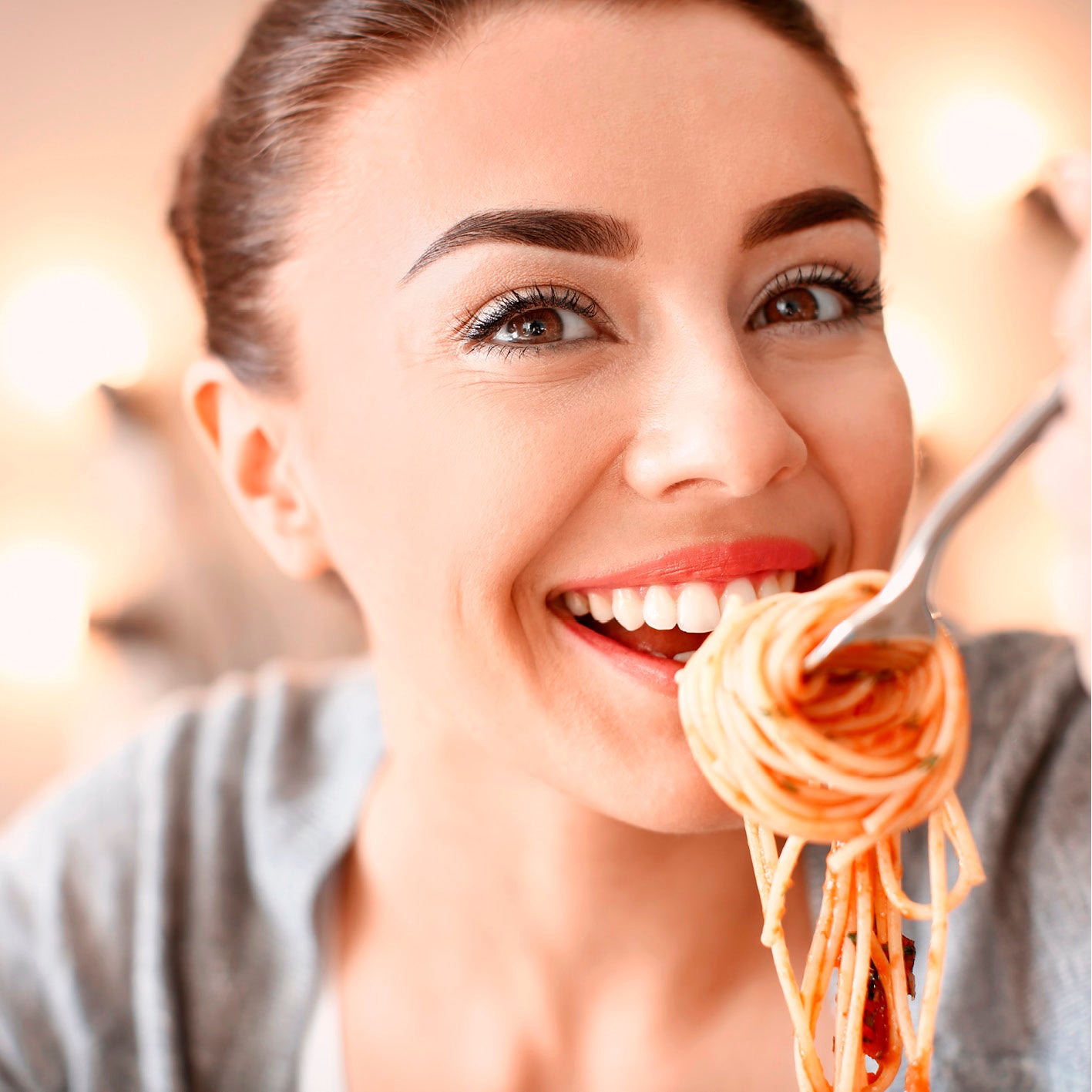Pasta Maker mit 7 Formscheiben für verschiedene Pastasorten