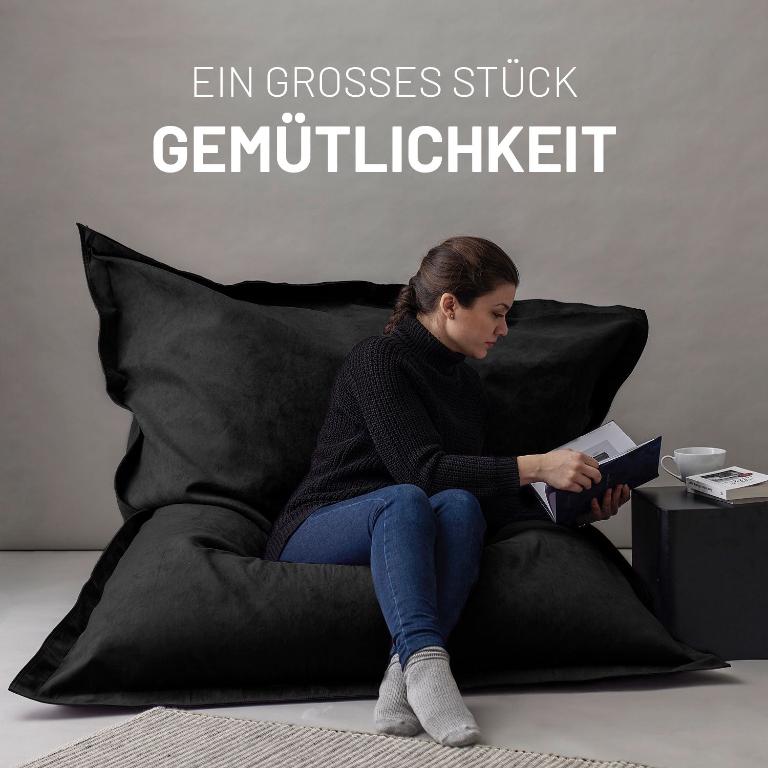 XXL Microvelours Sitzsack (380 L) - indoor - Schwarz